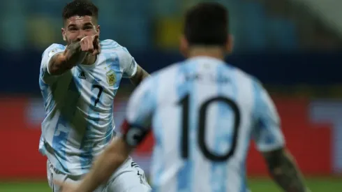 De Paul y Messi festejando el 1-0 parcial de Argentina.