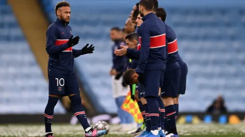 Equipo del PSG en partido Champions League.