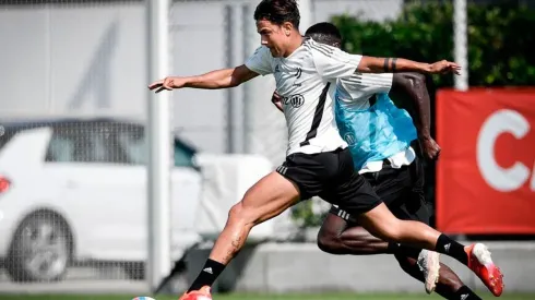 Dybala en entrenamiento con Juventus.