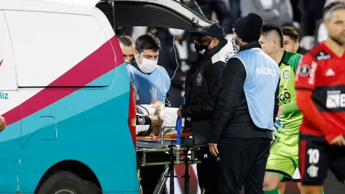 Momento del traslado de Salazar al hospital.