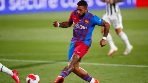 Memphis Depay pudo ser inscrito en Barcelona y podrá debutar este domingo.