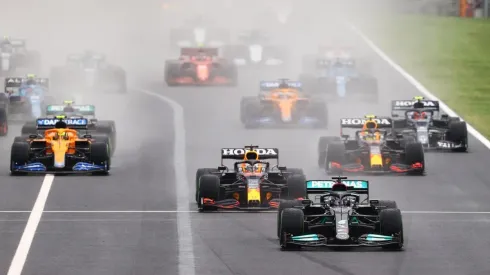 Postal de la última largada en Hungría, con lluvia como en Bélgica. ¿Se repetirá? (Foto: Getty Images).