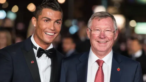 Cristiano Ronaldo y Sir Alex Ferguson en un evento.