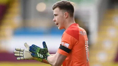 Bailey Peacock-Farrell, arquero de Sheffield Wednesday.