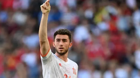 Aymeric Laporte en un encuentro con España.