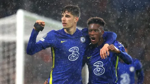 Kai Havertz y Callum Hudson-Odoi festejan para Chelsea.