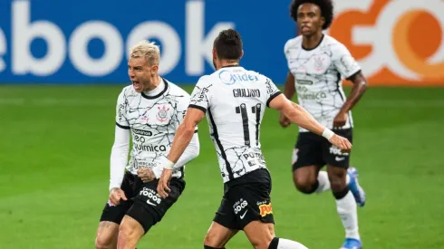 Guedes, Giuliano y Willian.