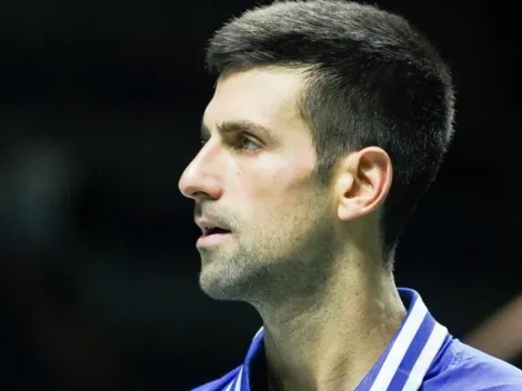 Djokovic está aislado en un hotel de refugiados: el lunes se define su situación