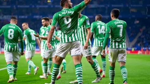Festejo de Borja Iglesias con Betis.
