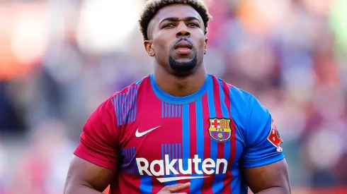 Adama Traoré con la camiseta de Barcelona.