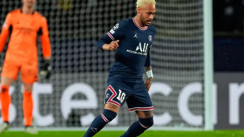 Neymar en acción con PSG.