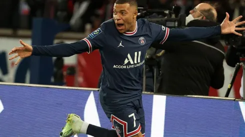 Kylian Mbappé en festejo de gol.