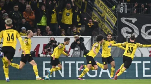 El festejo de Borussia Dortmund tras el gol de Axel Witsel.