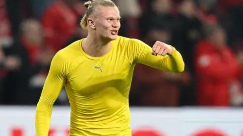 Haaland en festejo con Dortmund.