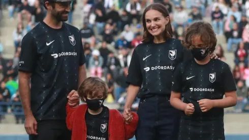 Natalie Portman debutó como la hincha número 1 de su equipo