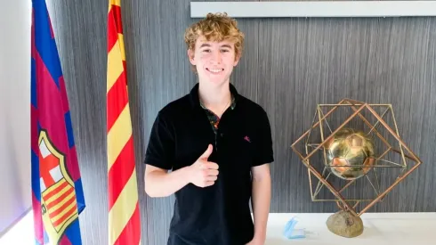 Adrian Simon Gill seguirá ligado a Barcelona.