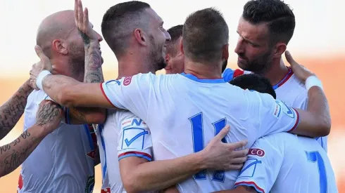 Festejo de gol de Catania.