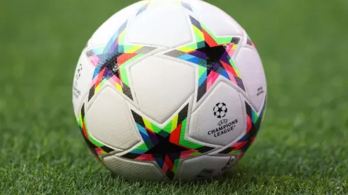 La nueva pelota de la UEFA Champions League 2022-23.