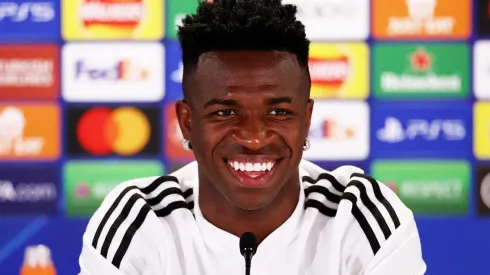 Vinicius Junior en conferencia con Real Madrid.