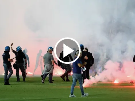 VIDEO | Caos en Italia: fanáticos que Brescia invadieron para intentar evitar el descenso