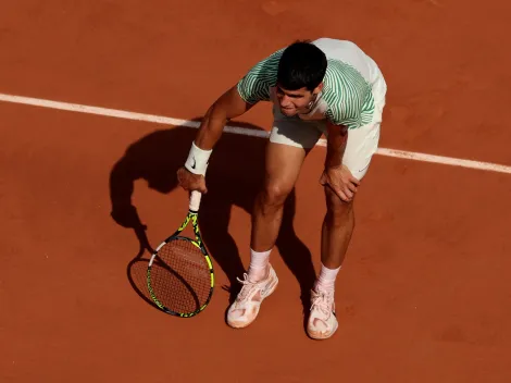 ¿Qué lesión tuvo Carlos Alcaraz en el partido contra Novak Djokovic en Roland Garros 2023?