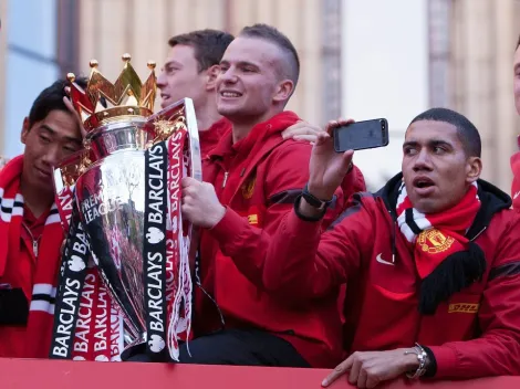 Fue campeón con Manchester United, pero anunció su retiro a los 33 años