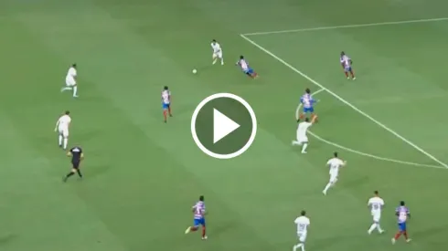 El delantero de 36 años se anotó con magistral asistencia.