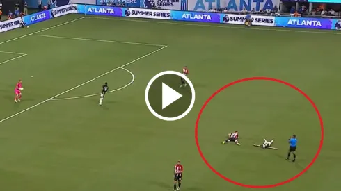 VIDEO | Temor por Enciso: chocó contra un rival, quedó tumbado y tuvo que salir