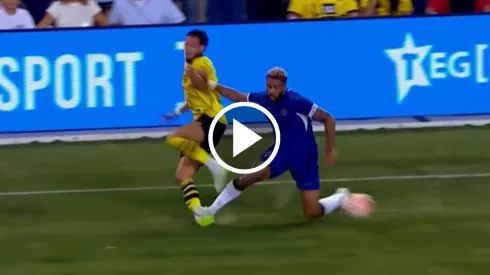 Brutal patada: Reece James casi lesiona de gravedad a un rival