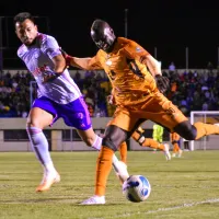 ¿Ayudaron a Emelec? Libertad reclamó penal en esta jugada