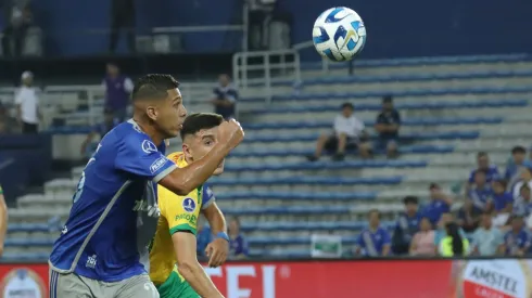 León se enojó con un hincha de Emelec