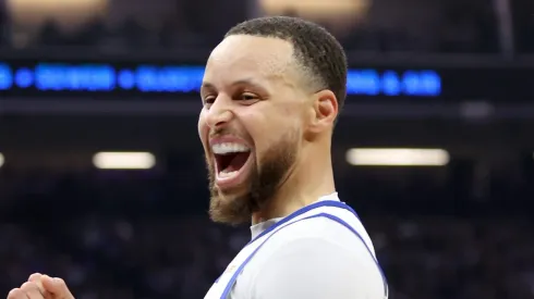 Stephen Curry con Golden State Warriors en la NBA.