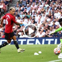 Con gol en contra de Lisandro Martínez, Manchester United perdió ante Tottenham