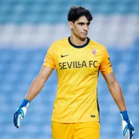Sevilla reemplaza a Bono con otro arquero de selección