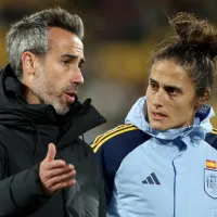 Crece la polémica: las imágenes de Jorge Vilda tocando el pecho de su asistente