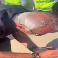 Fossati tuvo gesto emotivo con hincha de la \'U\' y se hace viral