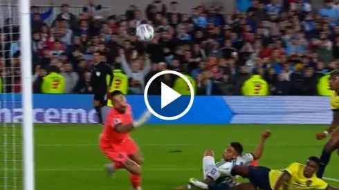 ¡Al palo! Lautaro estuvo a centímetros de abrir la cuenta para Argentina ante Ecuador