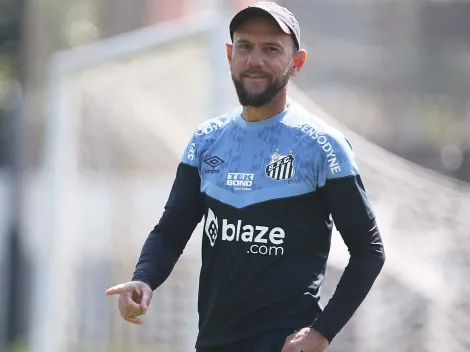 Tras las denuncias del plantel por abuso, el Santos femenino echó al DT