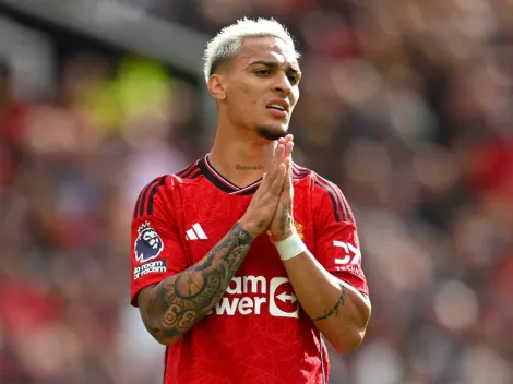 Comunicado de Manchester United y rápida respuesta de Antony