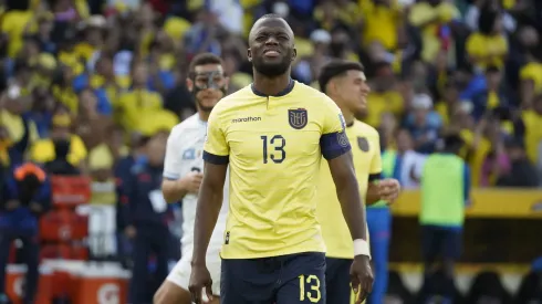 Por esto le dio la banda de capitán a Moisés Caicedo