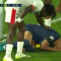 Alarma en PSG: Mbappé sufre fuerte choque con el arco de Niza (VIDEO)
