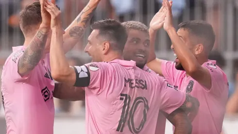 Robert Taylor, Lionel Messi, Josef Martínez y Jordi Alba.