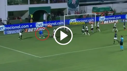 Rossi salió a kilómetros de su arco y casi termina en catástrofe para Flamengo