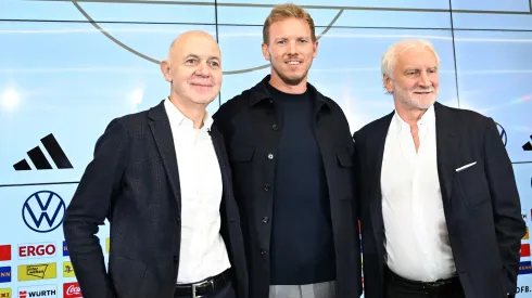 Nagelsmann, junto al presidente de la Federación, Bernd Neuendorf, y al director deportivo Rudi Völler.