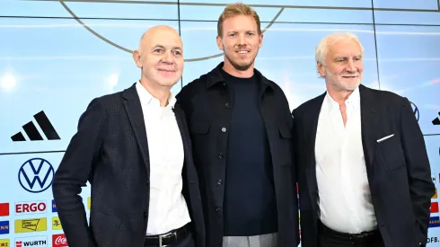 Nagelsmann, junto al presidente de la Federación, Bernd Neuendorf, y al director deportivo Rudi Völler.

