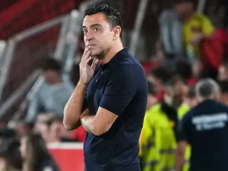 Xavi señala a sus hombres por los errores