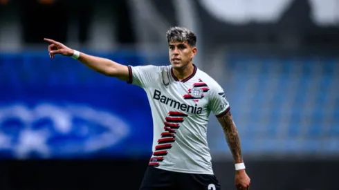 Hincapié volvió a disputar 90 minutos tras su lesión