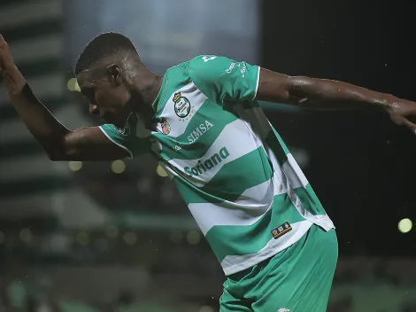 Muy mal: Por esta fuerte patada expulsaron a Félix Torres en México (VIDEO)