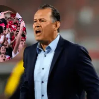 Hinchas de Perú encaran a Juan Reynoso por malos resultados