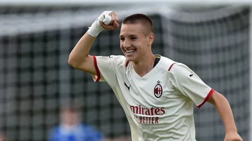 Francesco Camarda, de 15 años, ya entrena con el primer equipo del Milan